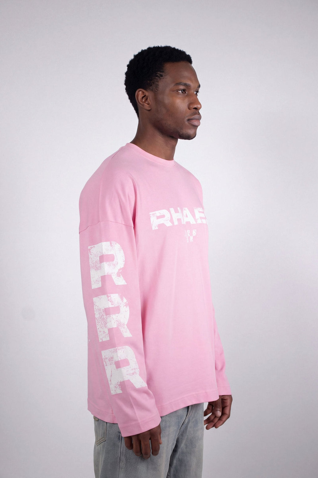 RHAES 22 Long Sleeve in Soft Pink — stacked R sleeve print, side view